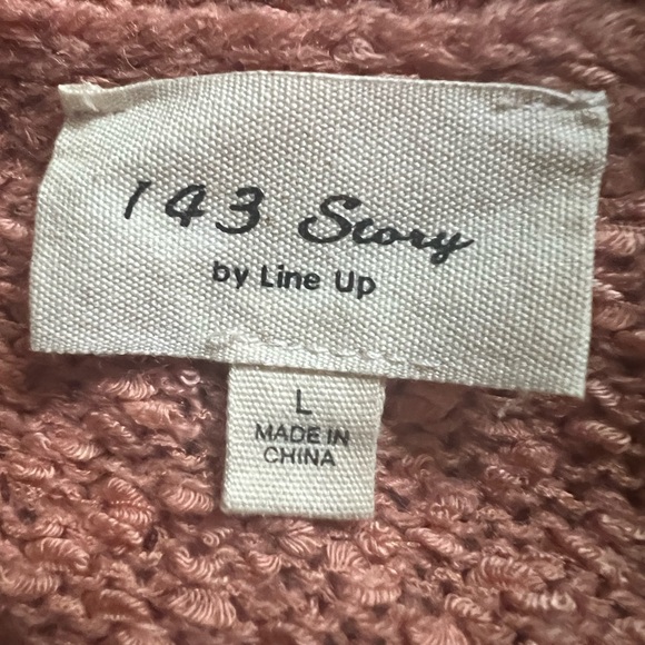 Sweater by 143 Story peachy and white in color - Picture 3 of 3